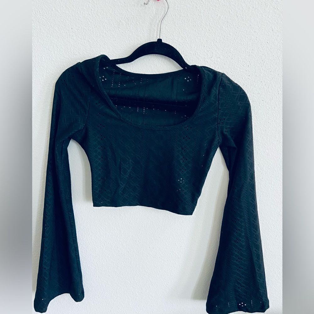 Shein Cropped Black Top NWT Sz XS sleeves effect